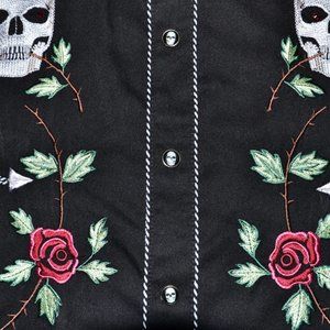 Scully Skulls and Roses Embroidered Western Shirt Large, marked Medium